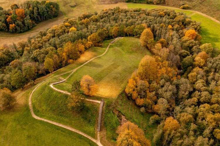 PILIAKALNIAI TVARKOMI, BET LAUKIA IR JŪSŲ PAGALBOS
